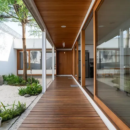 Villa Pingu House